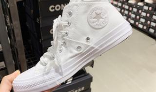 高帮帆布鞋鞋带系法